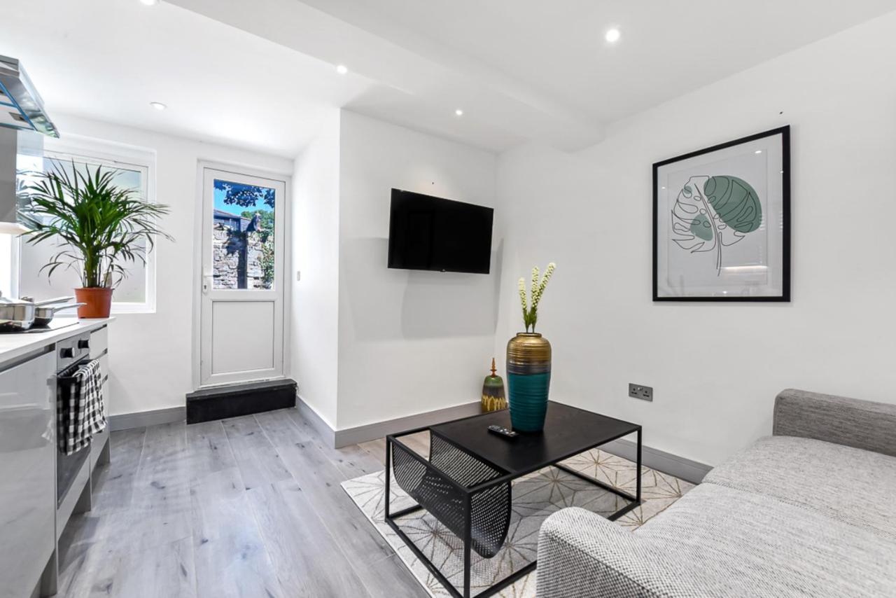 Lovely 2 Bedroom Apartment In Greater London Exterior photo